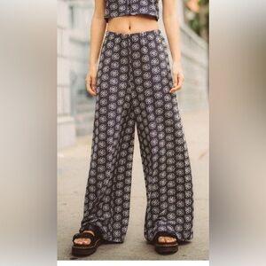 NWOT Volcom Wide Leg Floral Pant